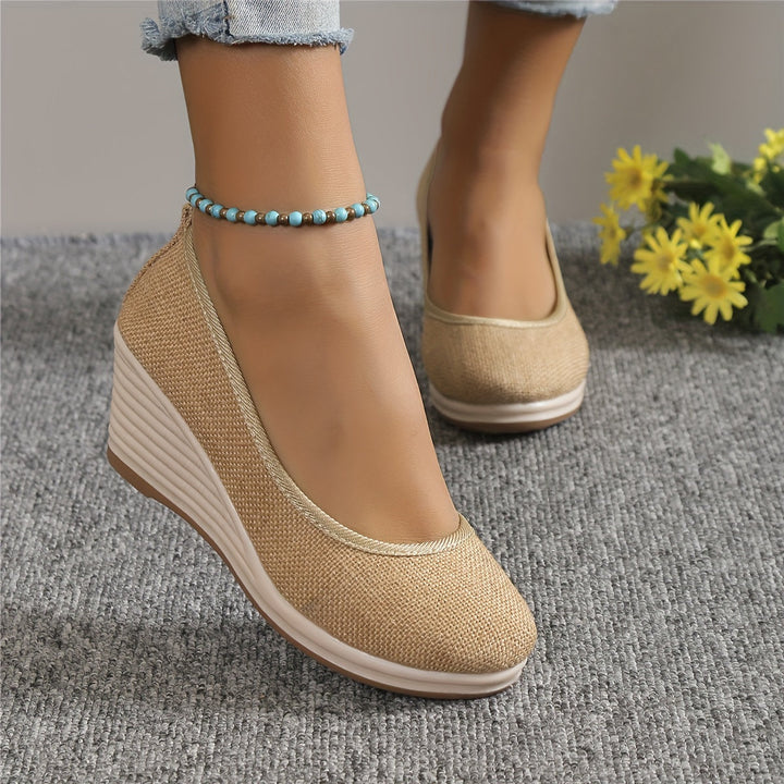 Drune | Atmungsaktive Slipper Mit Keilabsatz Schuhen