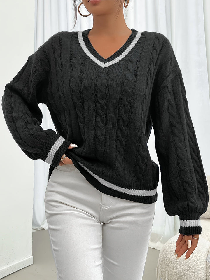 Drune | Kabelstrickpullover mit zarten Details