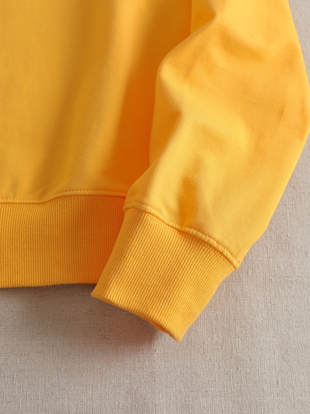 Drune | Lässiges gelbes Sweatshirt mit humorvollem Grafikdruck
