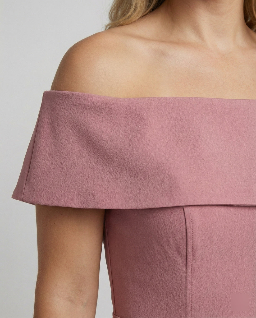 Drune | Vielseitiges Trägerloses Satin-Kleid für Partys