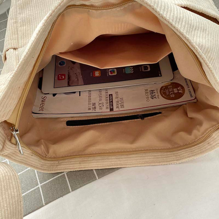 Drune | Weite Corduroy Schultertasche