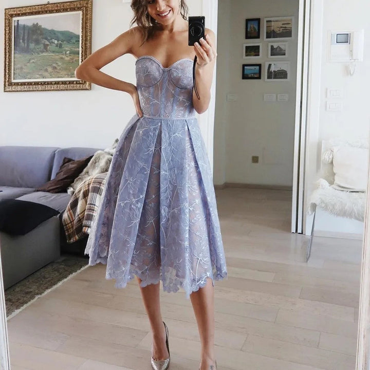 Drune | Trägerloses Spitzen-Midikleid mit Korsettoberteil