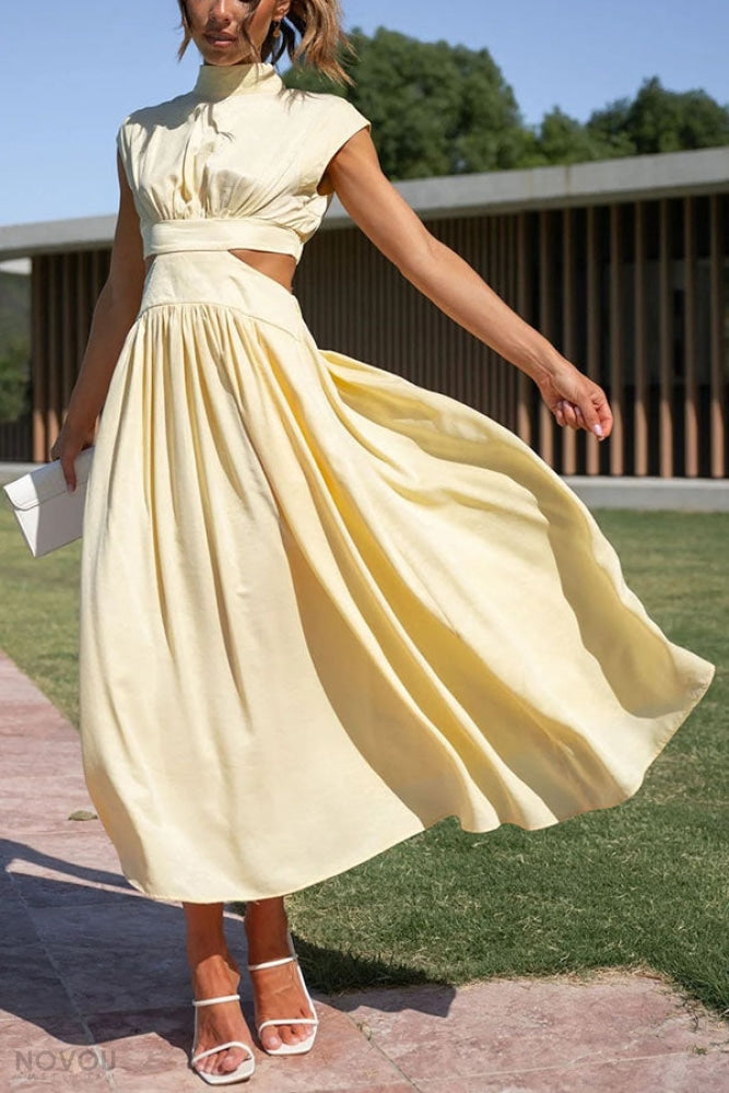 Midikleid mit Ausschnitt