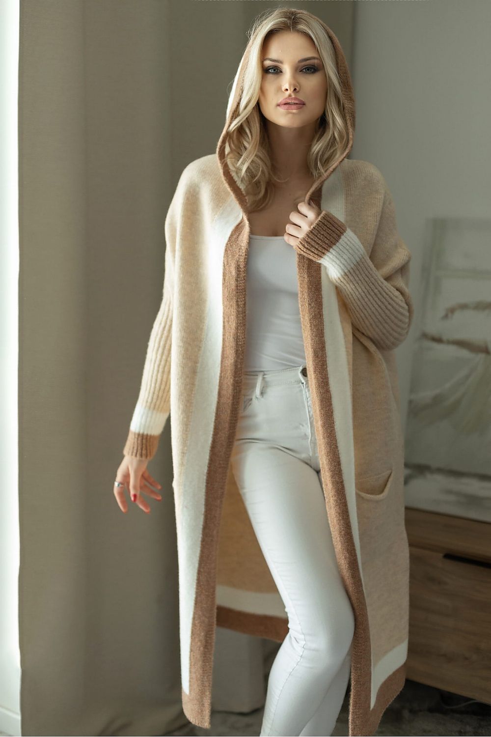 Drune | Langer Strickcardigan mit Kapuze Weich und Stilvoll Kontrastdetails