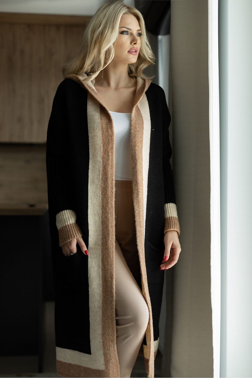 Drune | Langer Strickcardigan mit Kapuze Weich und Stilvoll Kontrastdetails