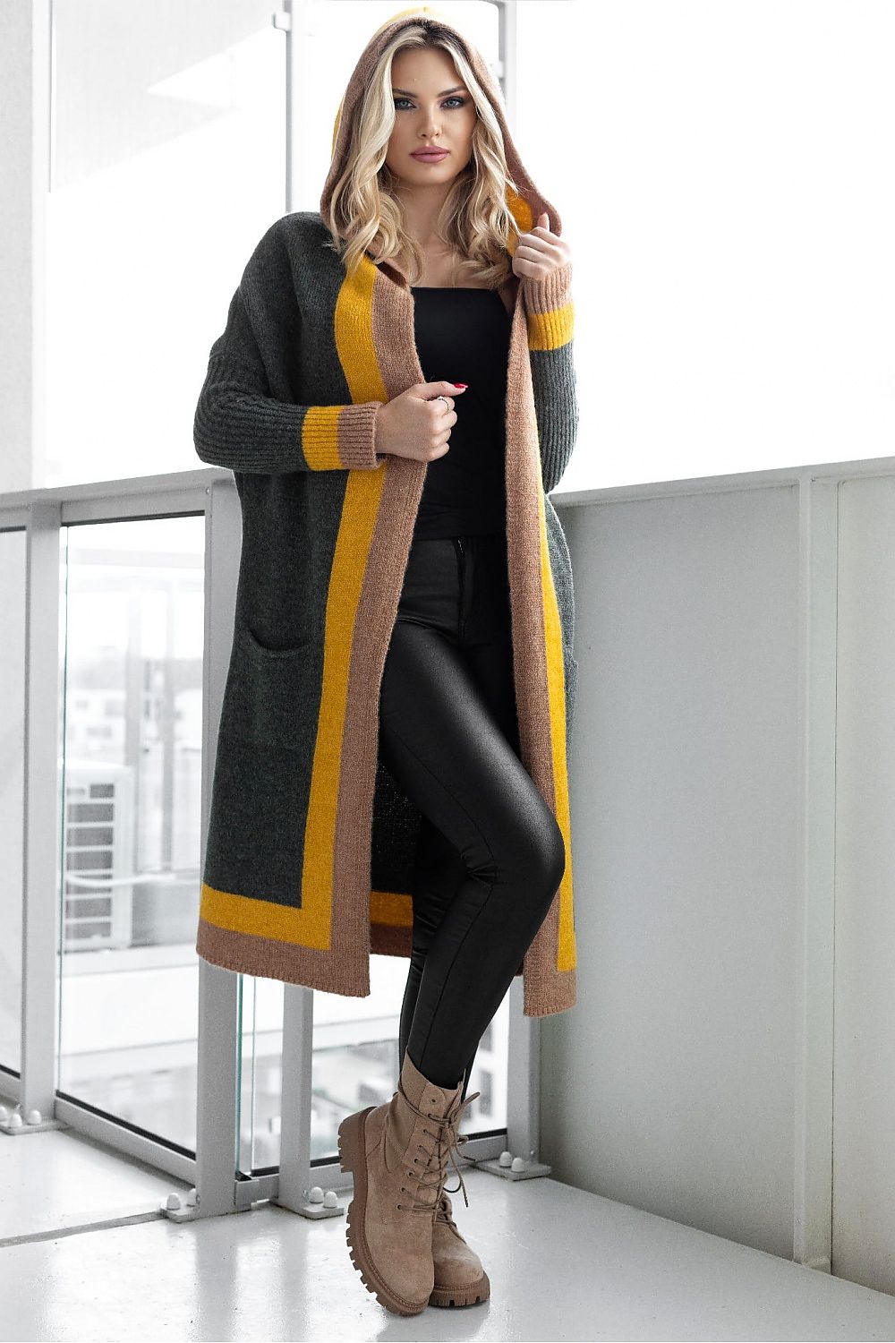 Drune | Langer Strickcardigan mit Kapuze Weich und Stilvoll Kontrastdetails
