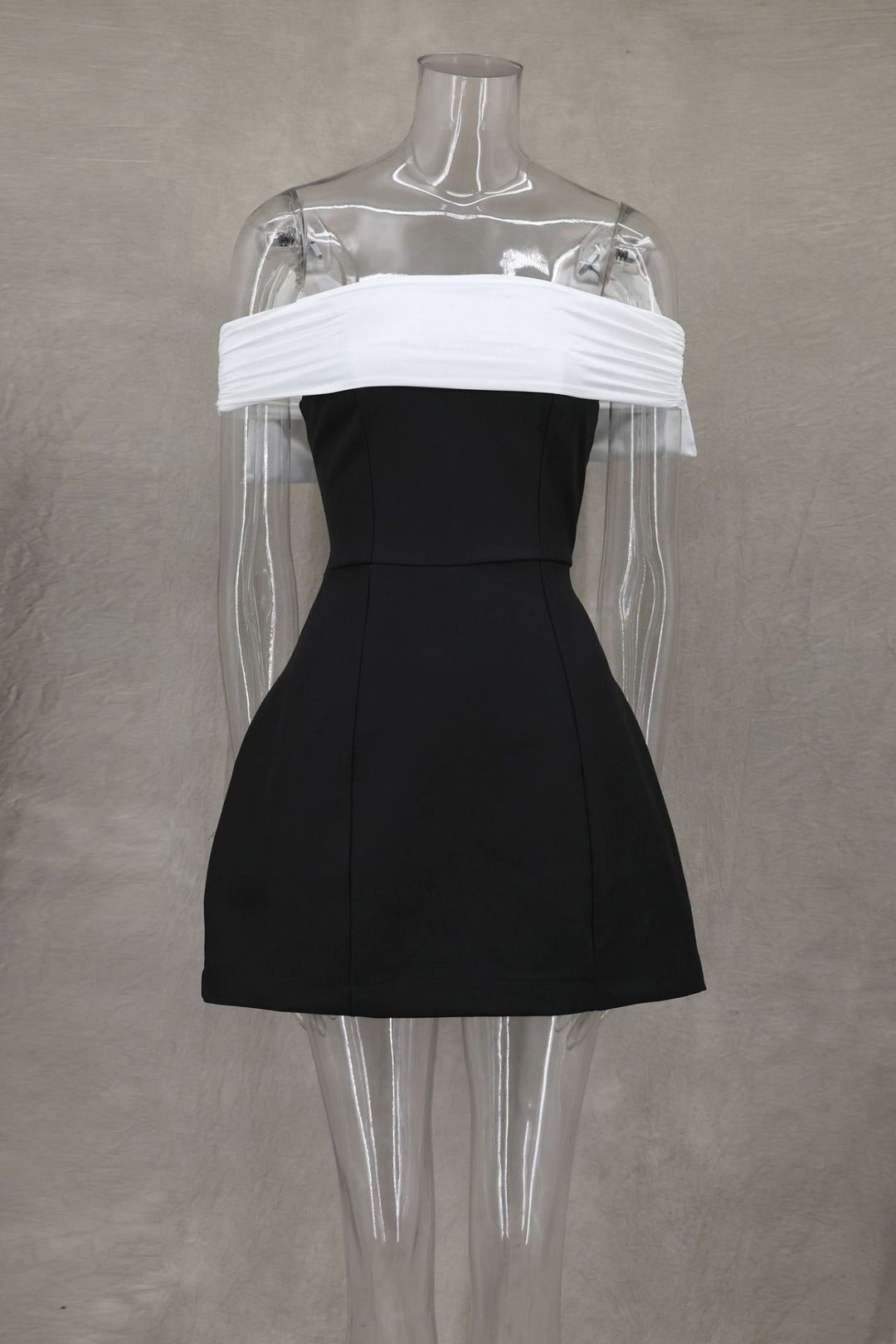 Drune | Ein-Wort-Schulter schwarz-weißes Kleid mit kontrastierender Schleife