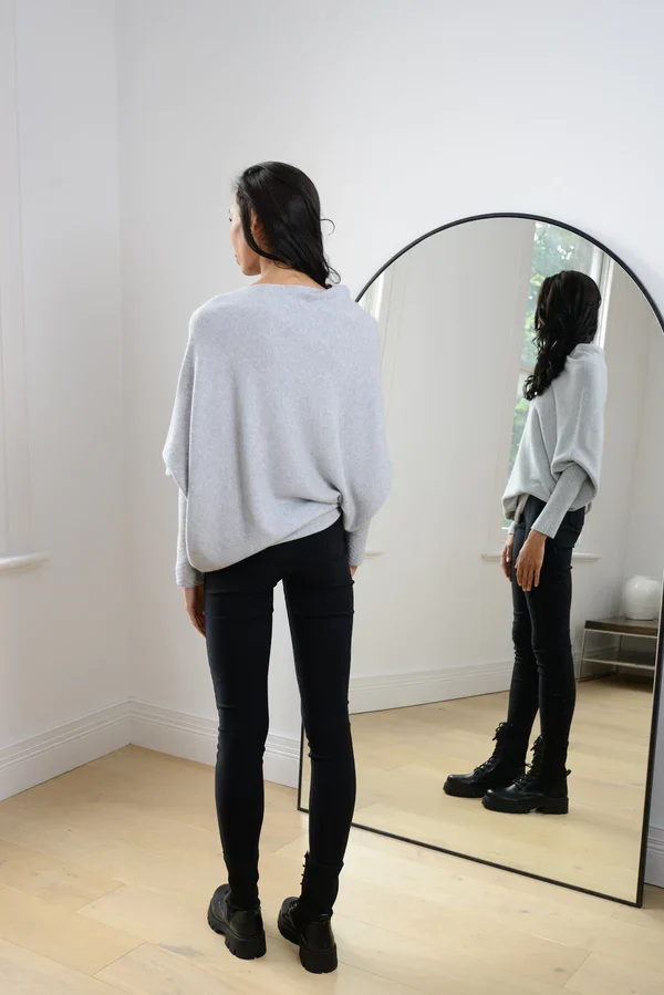 Drune | Asymmetrisch Drapierter Pullover