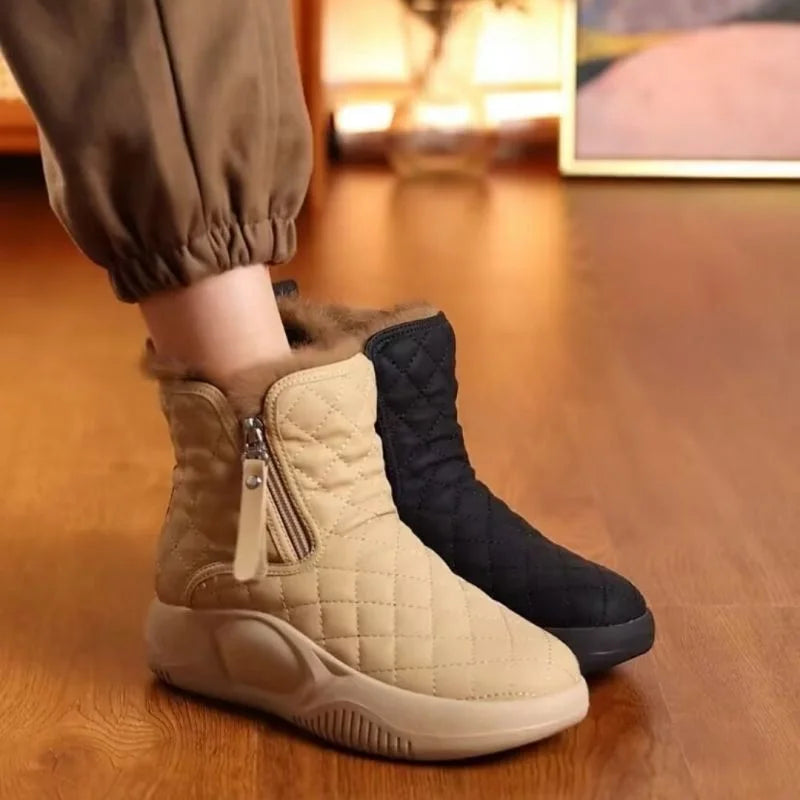 Drune | Kurze Stiefel mit Kette an Der Seite