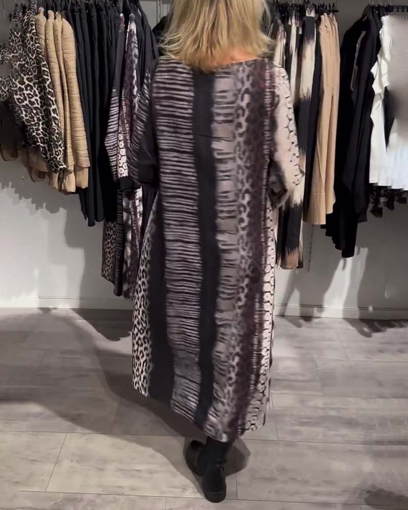 Drune | Kleid mit V-Ausschnitt und Leopardenmuster