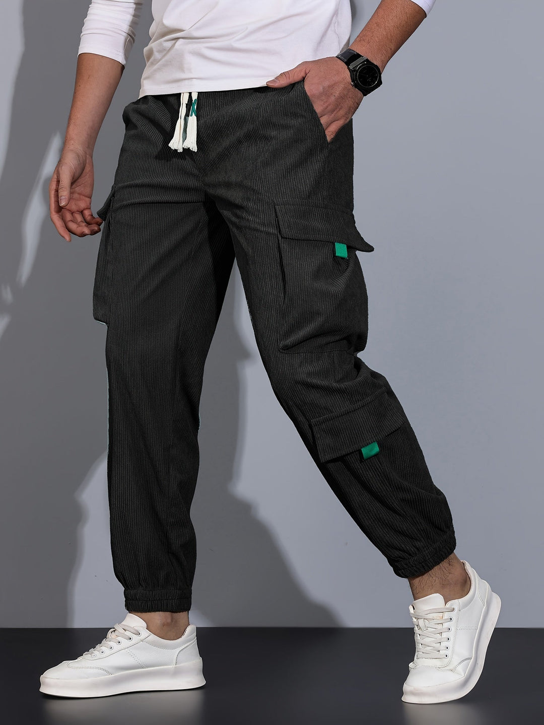 Drune | Schwarze Cargo-Hose für Herren