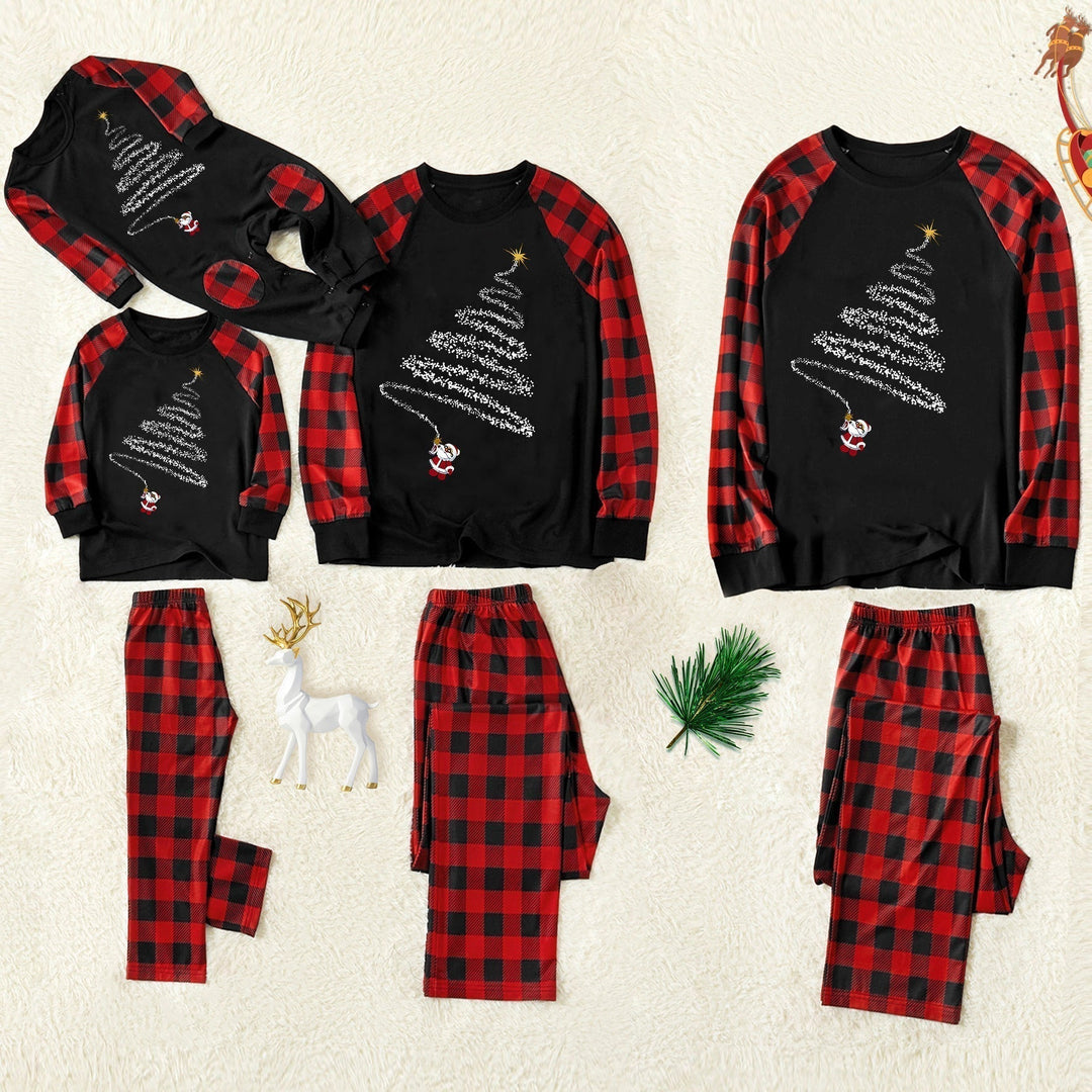 Drune | Weihnachtsmütze und 'Believe' Buchstaben Druck Muster Kontrast Schwarz Top und Schwarz & Rot Karierte Hose Familien passende Schlafanzug Set