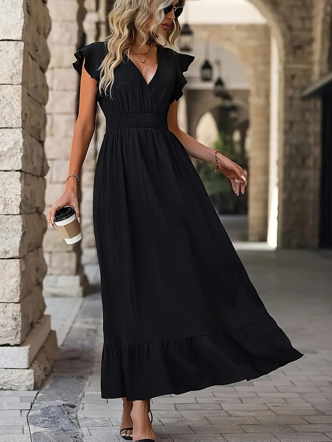 Drune | Solid Color Dress with Round Neckline and Ruffles – Elegant Choice for Any Occasion