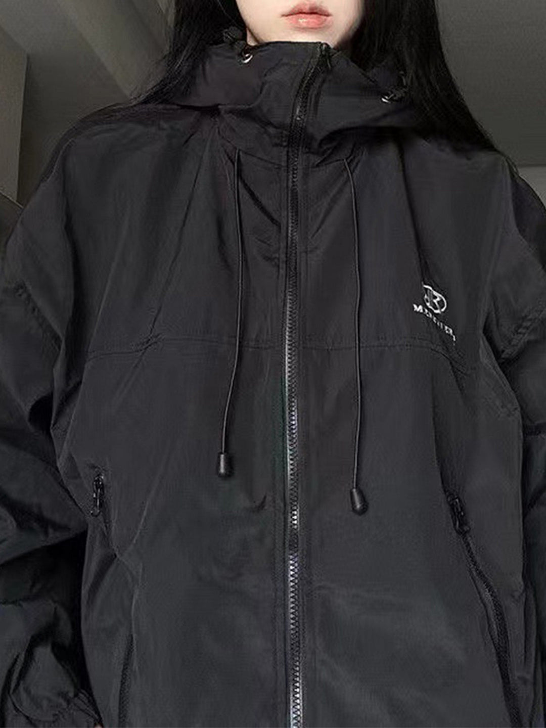 Drune | Retro schwarze wasserdichte Outdoor-Jacke mit Kapuze