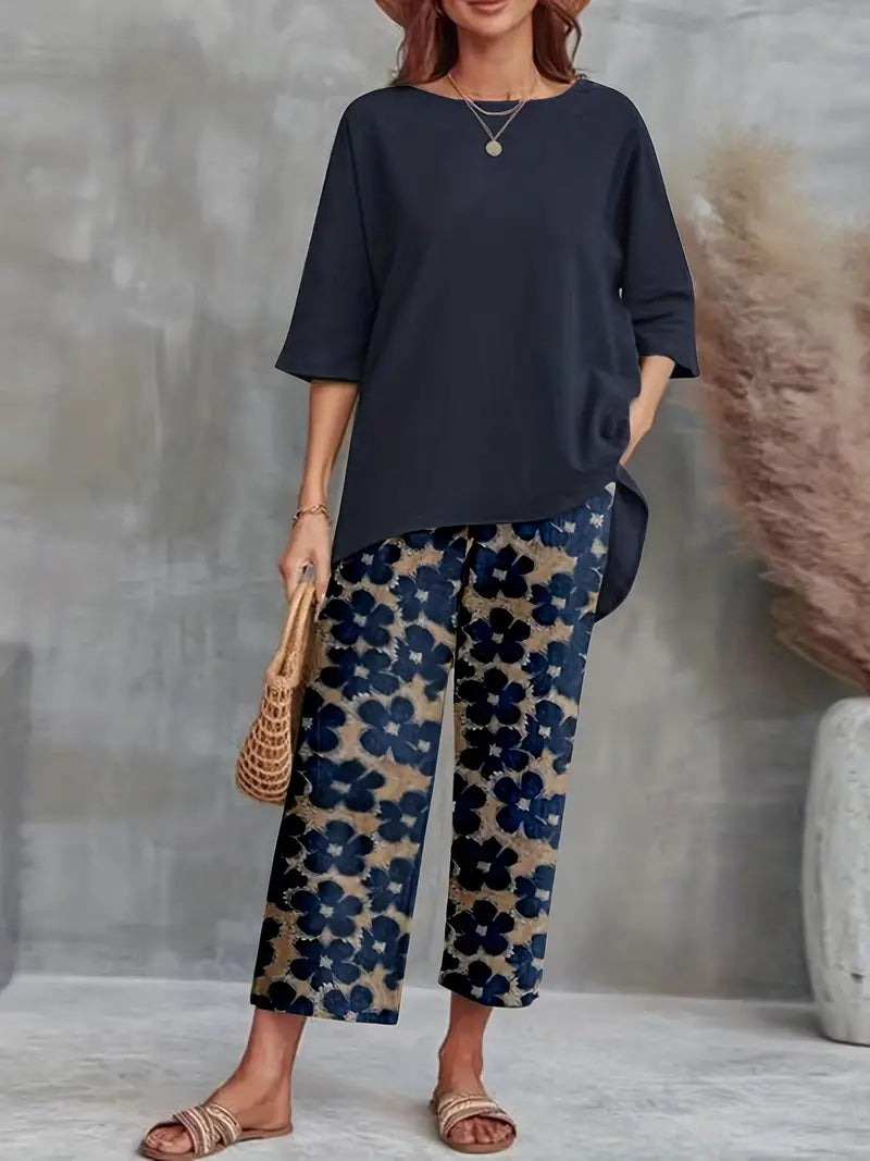 Drune | Solid T-Shirt mit Breiten Beinen und Rundem Halsauschnitt mit Blumenmotiv