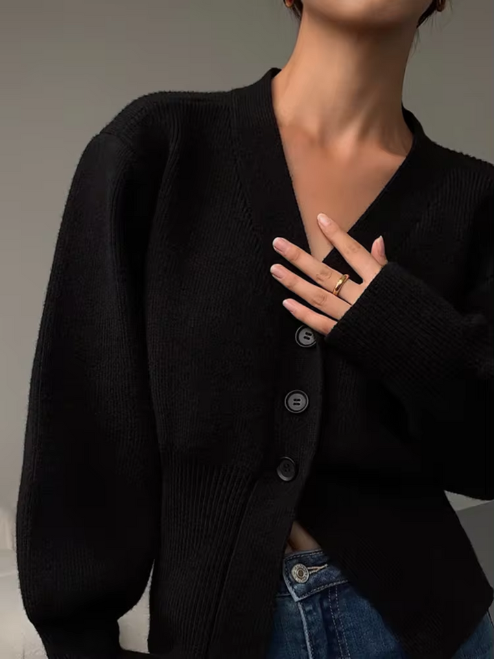 Drune | V-Ausschnitt Strickcardigan mit Knöpfen