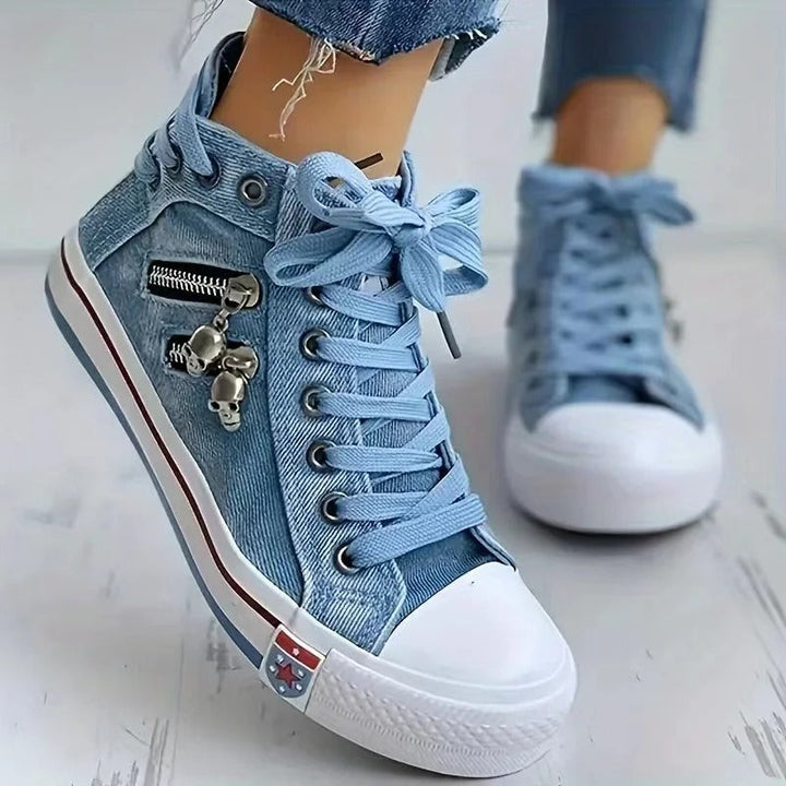 Drune | Urban Sneaker Look mit Jeans und Reißverschluss