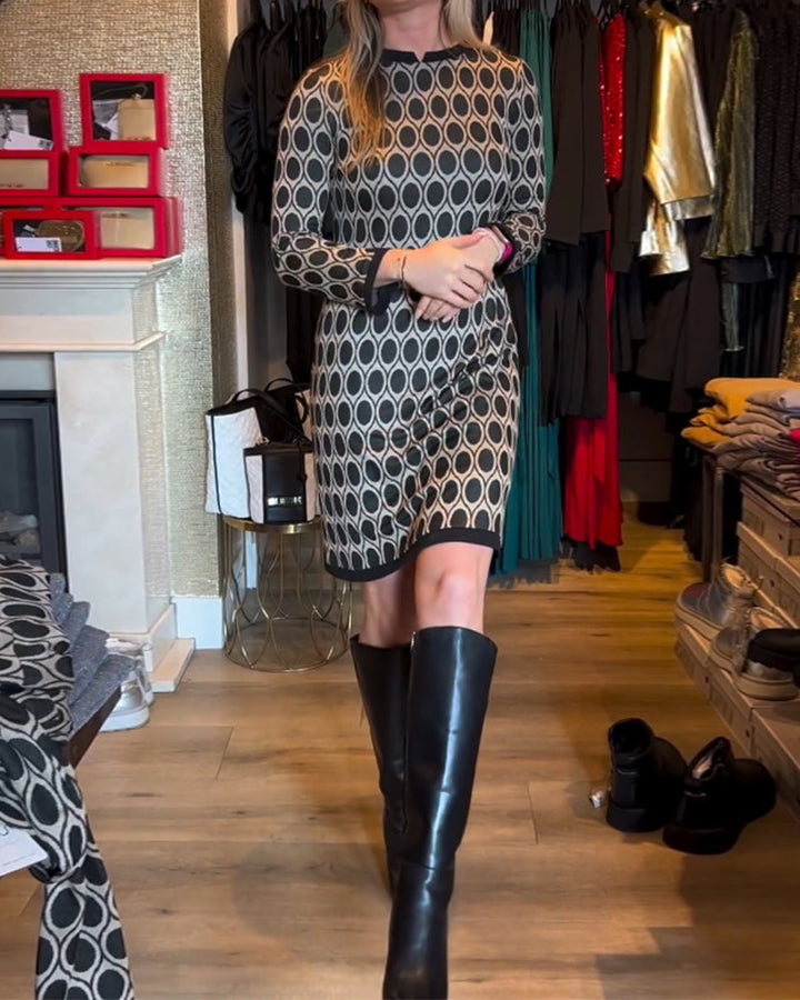 Drune | Polka Dot Print und Knielang