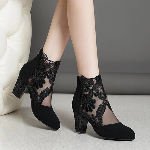 Drune - Sandalen mit Spitzenblumen