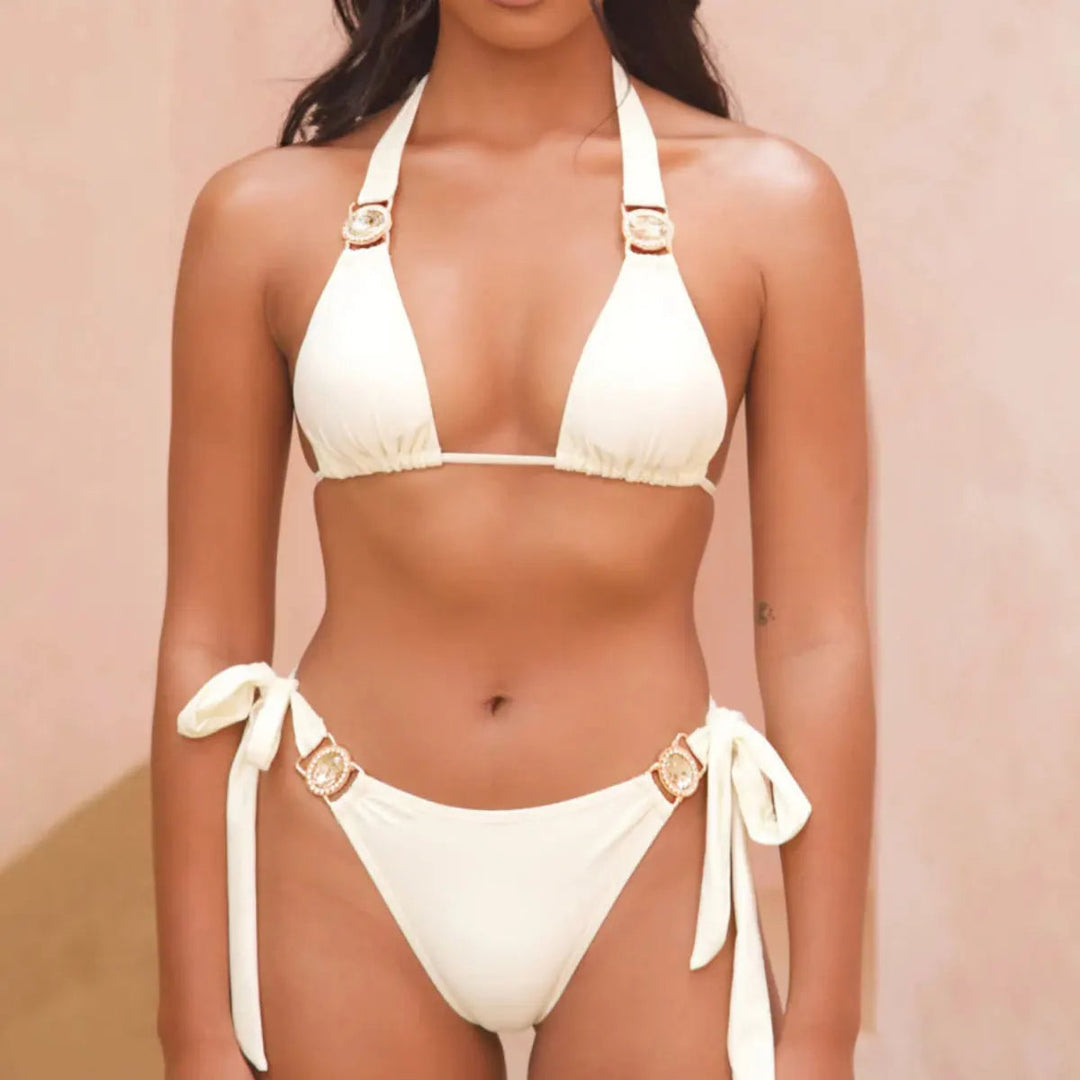 Drune Bikini mit weißem Kristallhalsband von ByVera