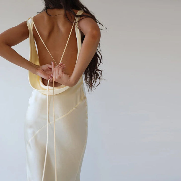 Drune | Elegantes Kleid mit Wasserfallausschnitt im Meerjungfrauenstil