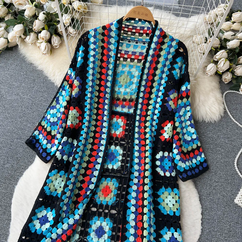 Drune | Gehäkelte Lange Granny Square Strickjacke