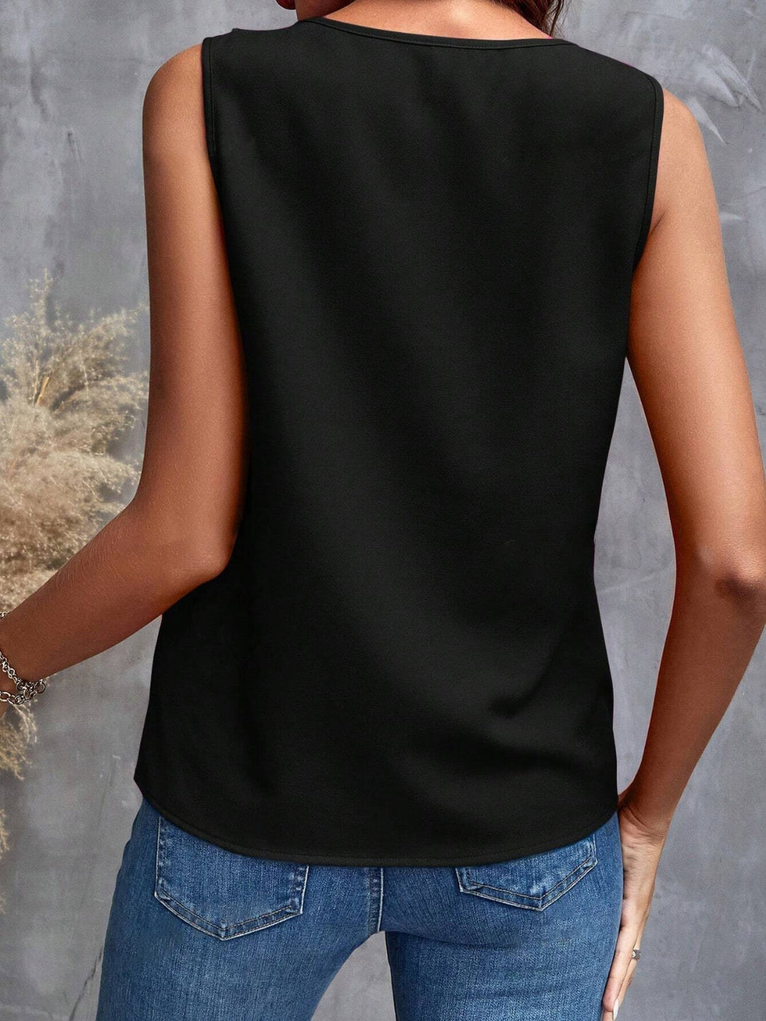 Drune | Rüschenshirt mit V-Ausschnitt