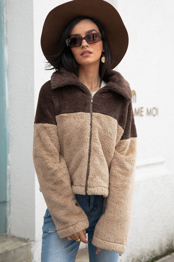 Drune | Zweifarbige Kragenflauschjacke