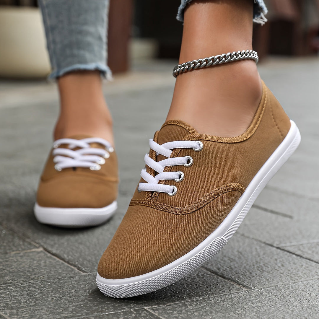 Drune | Bequeme Niedrige Canvas Sneakers in Weiß