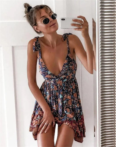 Drune | Bedrucktes Kleid mit einem tiefen Ausschnitt und Schulterträgern für Damen