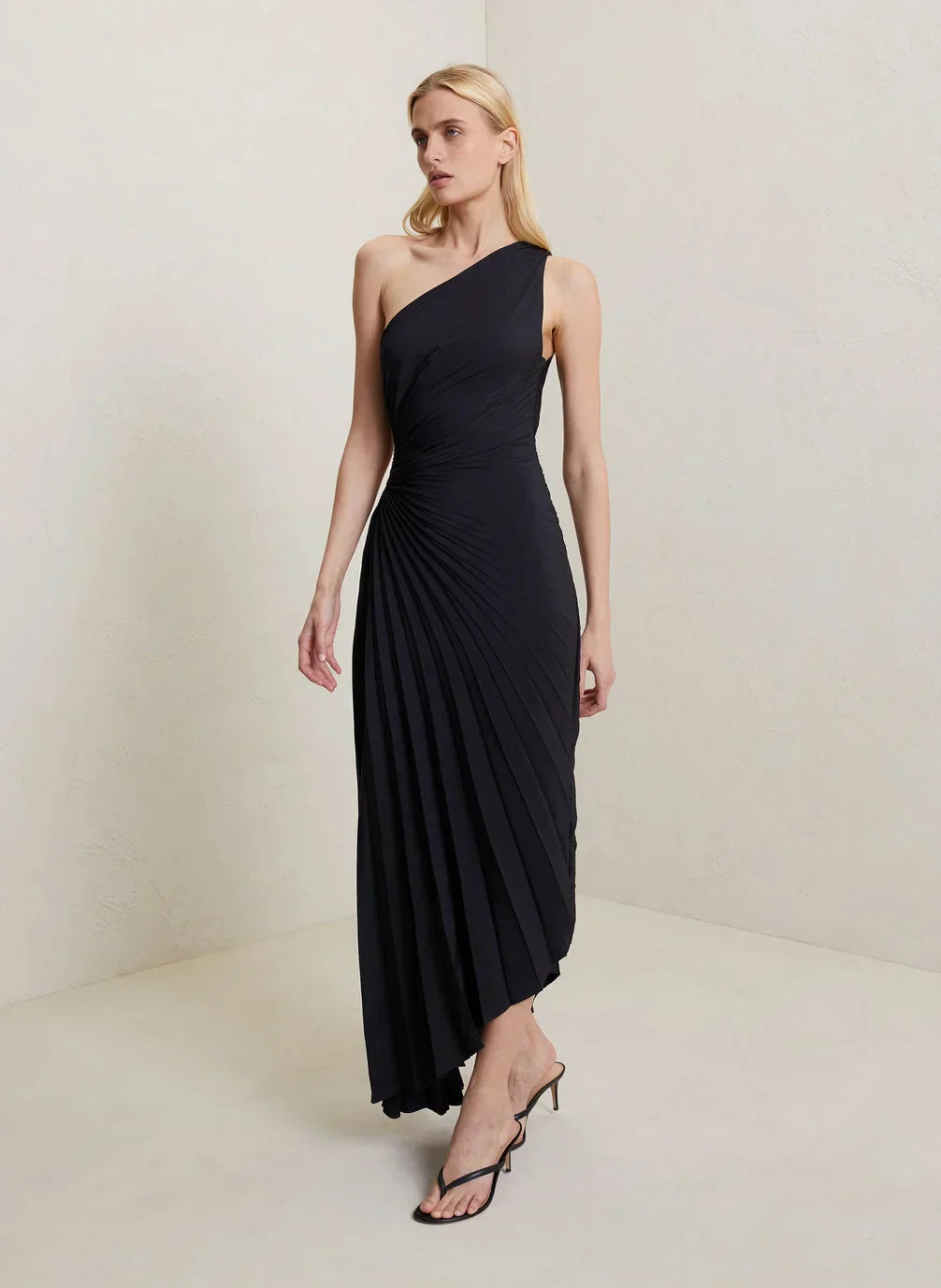 Drune | One Shoulder Maxikleid