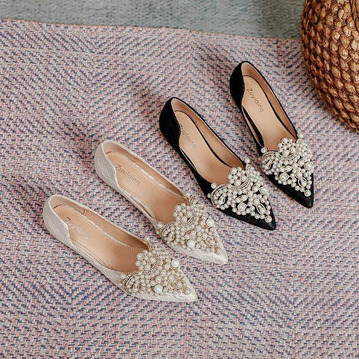 Drune | Elegante Ballerina mit Perlen
