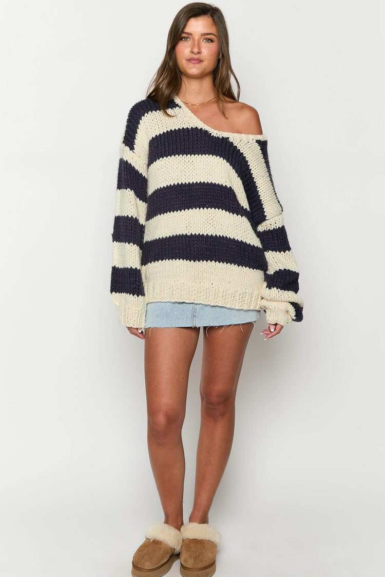 Drune | Off-Shoulder gestreifter Strickpullover für den Herbst-Look