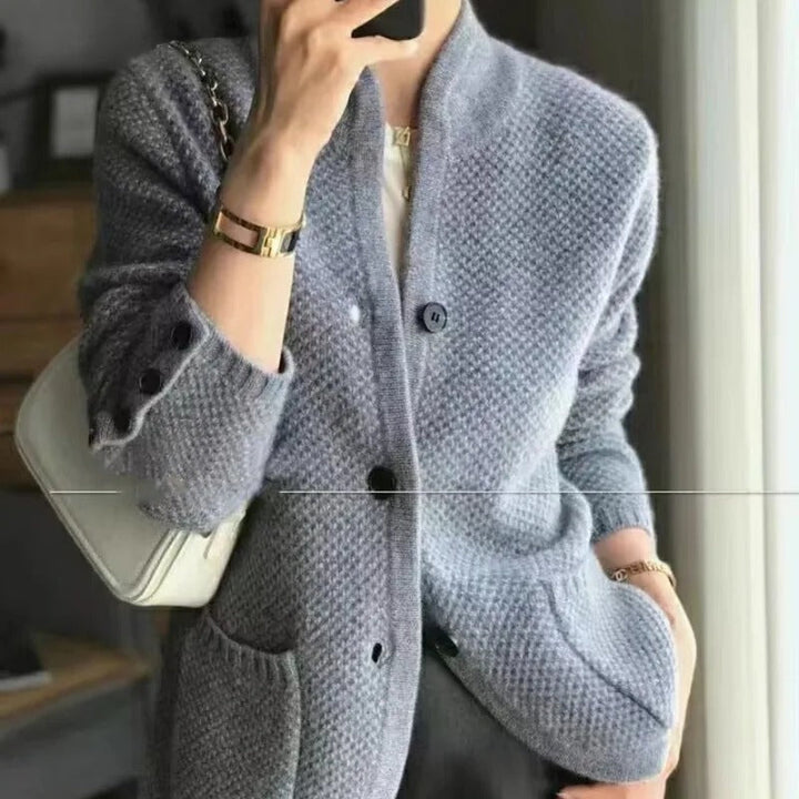 Drune | Strickjacke Strickmuster Hoher Kragen Knöpfe & Taschen Langarm