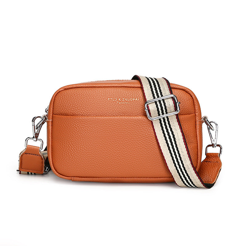 Drune | Schlichte Schultertasche Aus Veganem Leder Im Kleinen Quadratischen Format