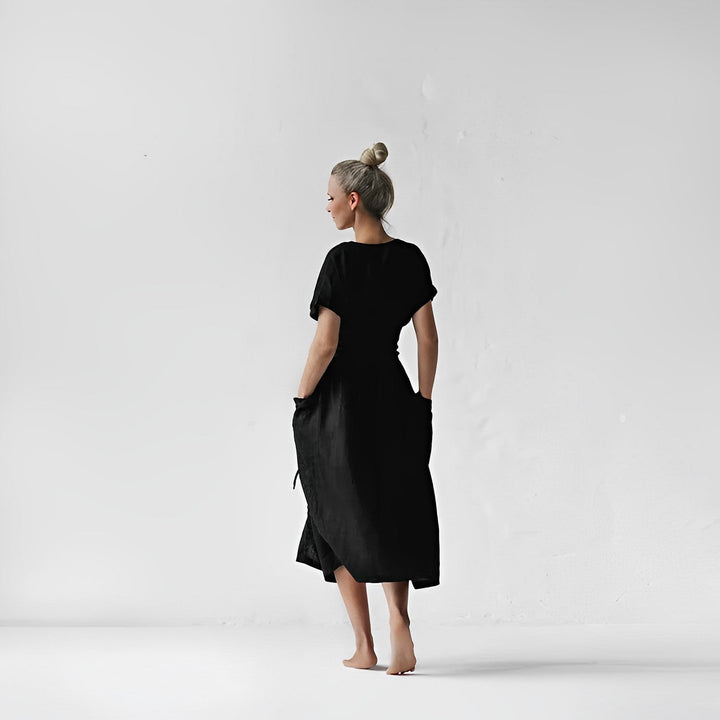 Drune - Strickkleid mit Schnürung und Taschen