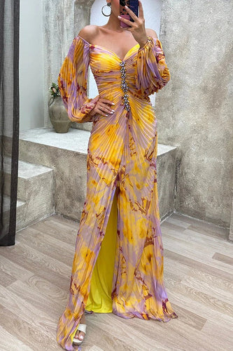 Drune | Sunset Serenade Bedrucktes Off-Shoulder Maxikleid mit Diamantverzierungen und Faltenröcken mit Schlitz