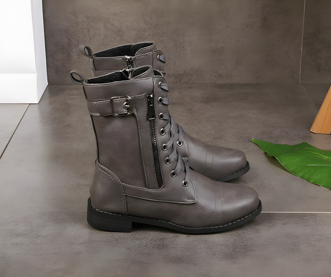 Drune | Kurze Stiefel mit dicken Absätzen