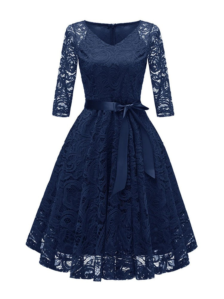Drune | Elegantes V-förmiges Spitzenabendkleid