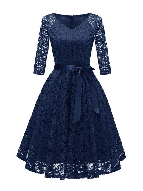 Drune | Elegantes V-förmiges Spitzenabendkleid