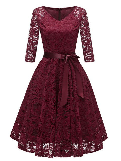 Drune | Elegantes V-förmiges Spitzenabendkleid