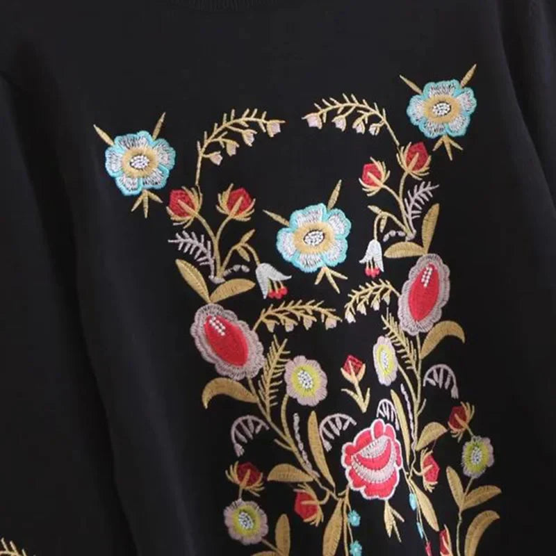 Drune | Gestickter Blumenpullover
