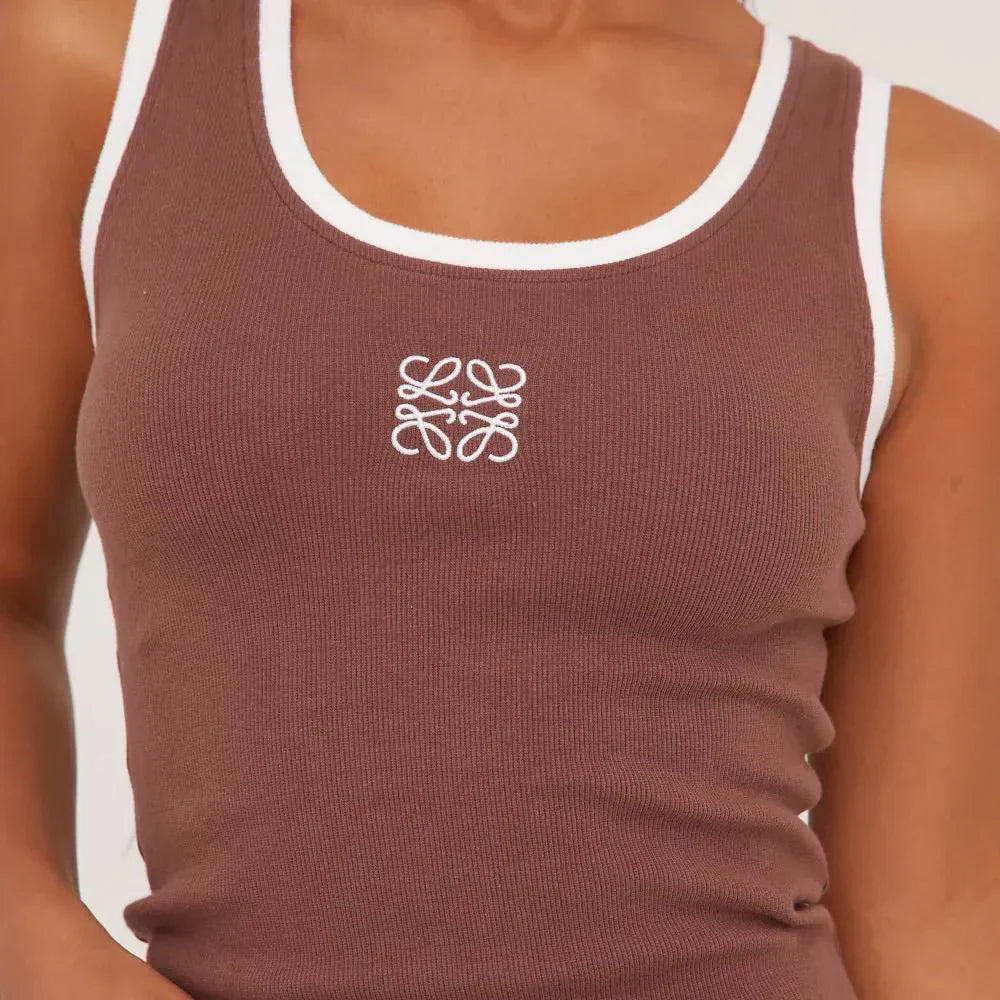 Drune | Geripptes Tanktop mit zarter Stickerei