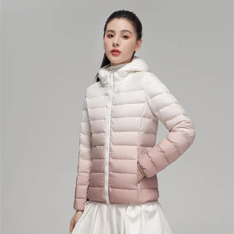 Drune | Leichte Daunenjacke mit farbverlaufender Kapuze