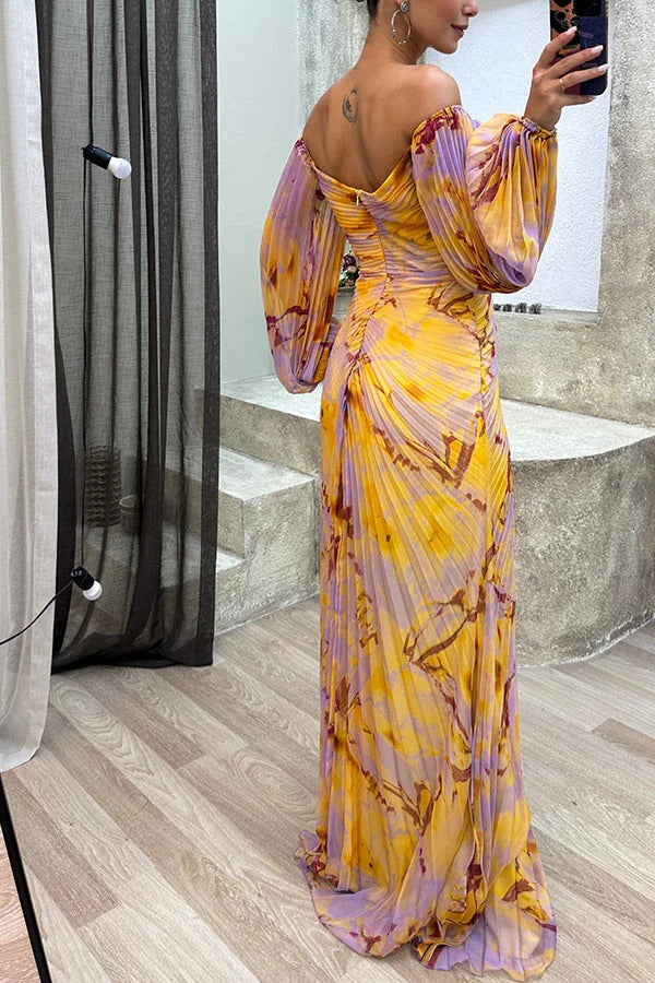 Drune | Sunset Serenade Bedrucktes Off-Shoulder Maxikleid mit Diamantverzierungen und Faltenröcken mit Schlitz