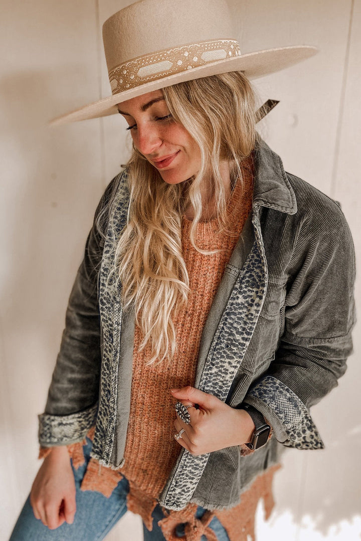 Drune | Samtjacke mit Tierdruck Details Stilvoll und Einzigartig Ideal Für Den Alltag