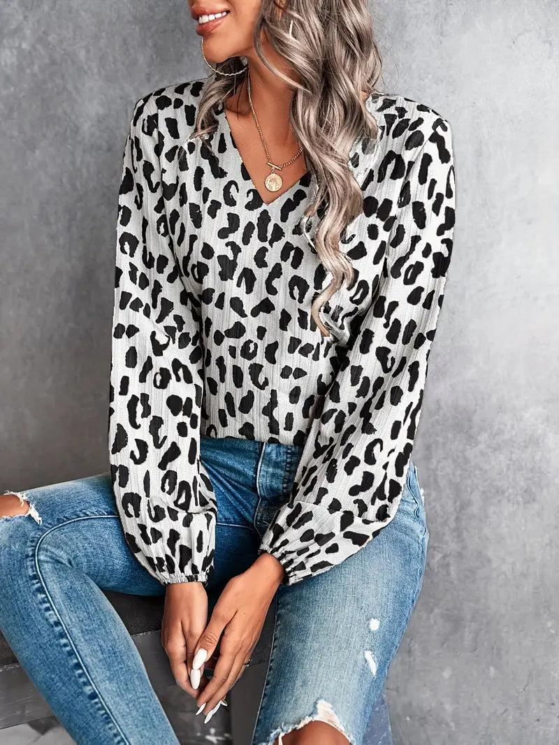 Drune | Bluse mit V-Ausschnitt und Leopardenmuster