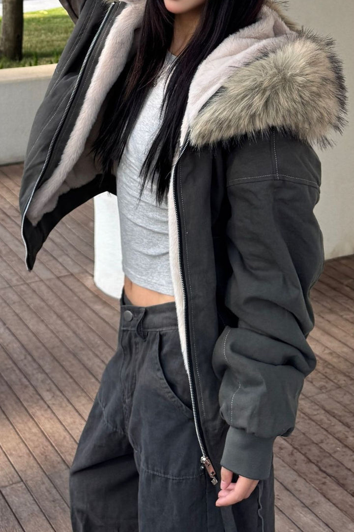 Drune | Kurze Puffer Jacke mit Fellkragen