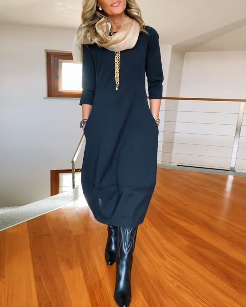 Drune | Einfarbiges Kleid mit Rundhalsausschnitt und Tasche