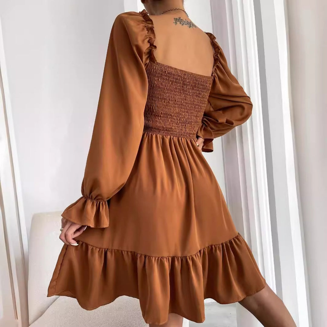 Drune | Paralleles Krepp genähtes Kleid mit Rüschensaum